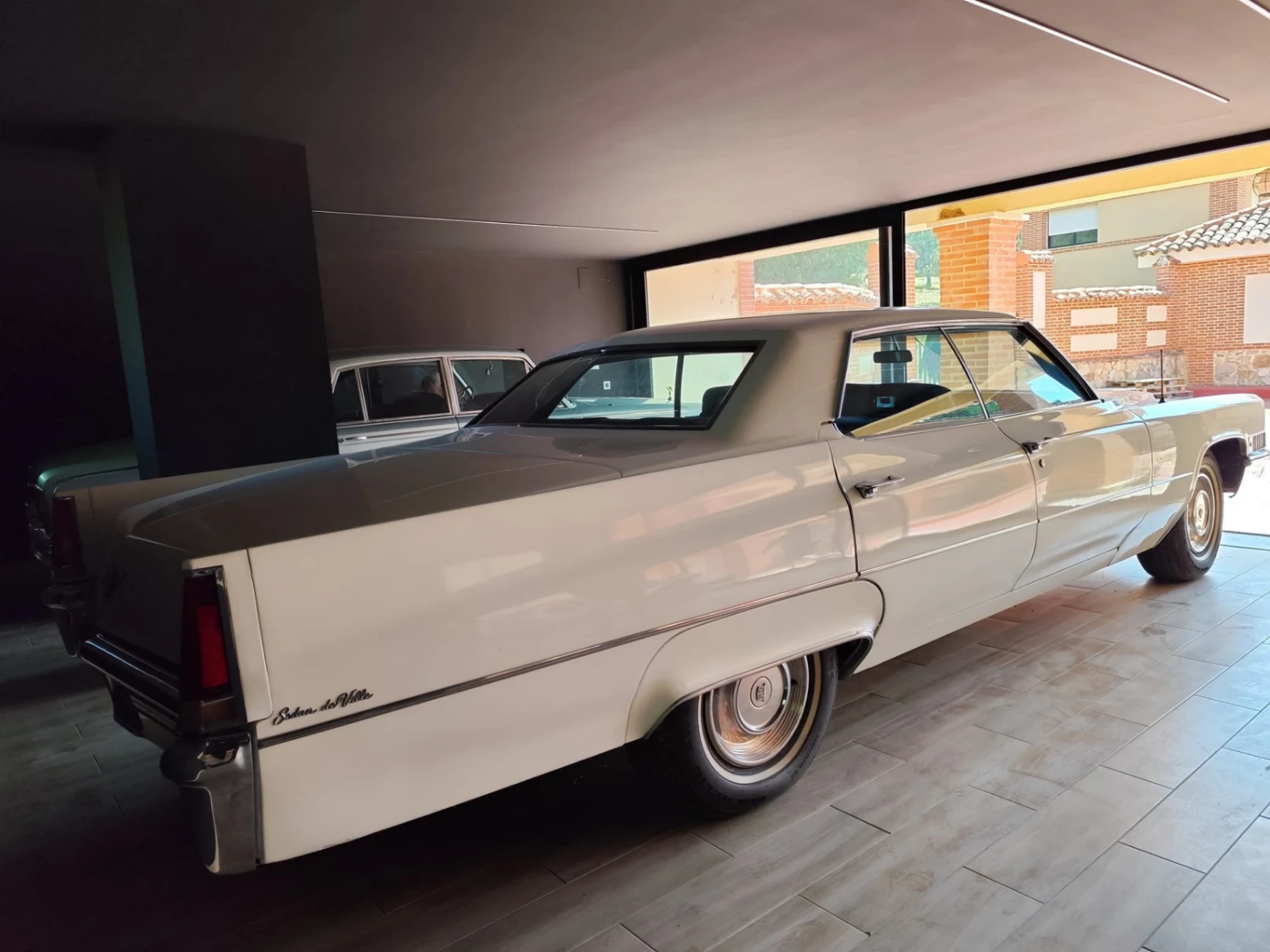 Cadillac Deville sedan 1969 — 8.000 km — V8 7.7 litros (472 CID) — 300 CV — Madrid, España